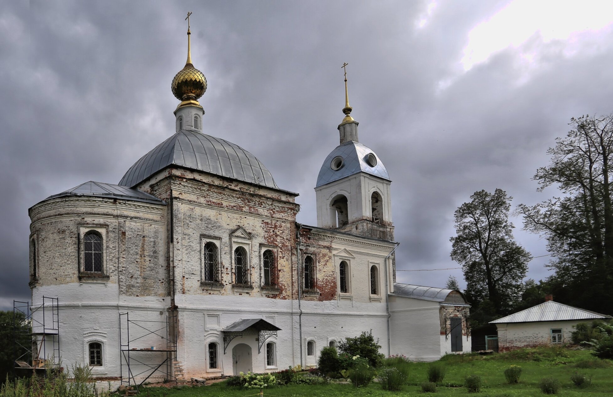 Воскресенская церковь в Зернилово - архитектурный памятник православного зодчества