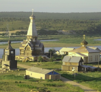 Успенская церковь в селе Варзуга — жемчужина деревянного зодчества Русского Севера