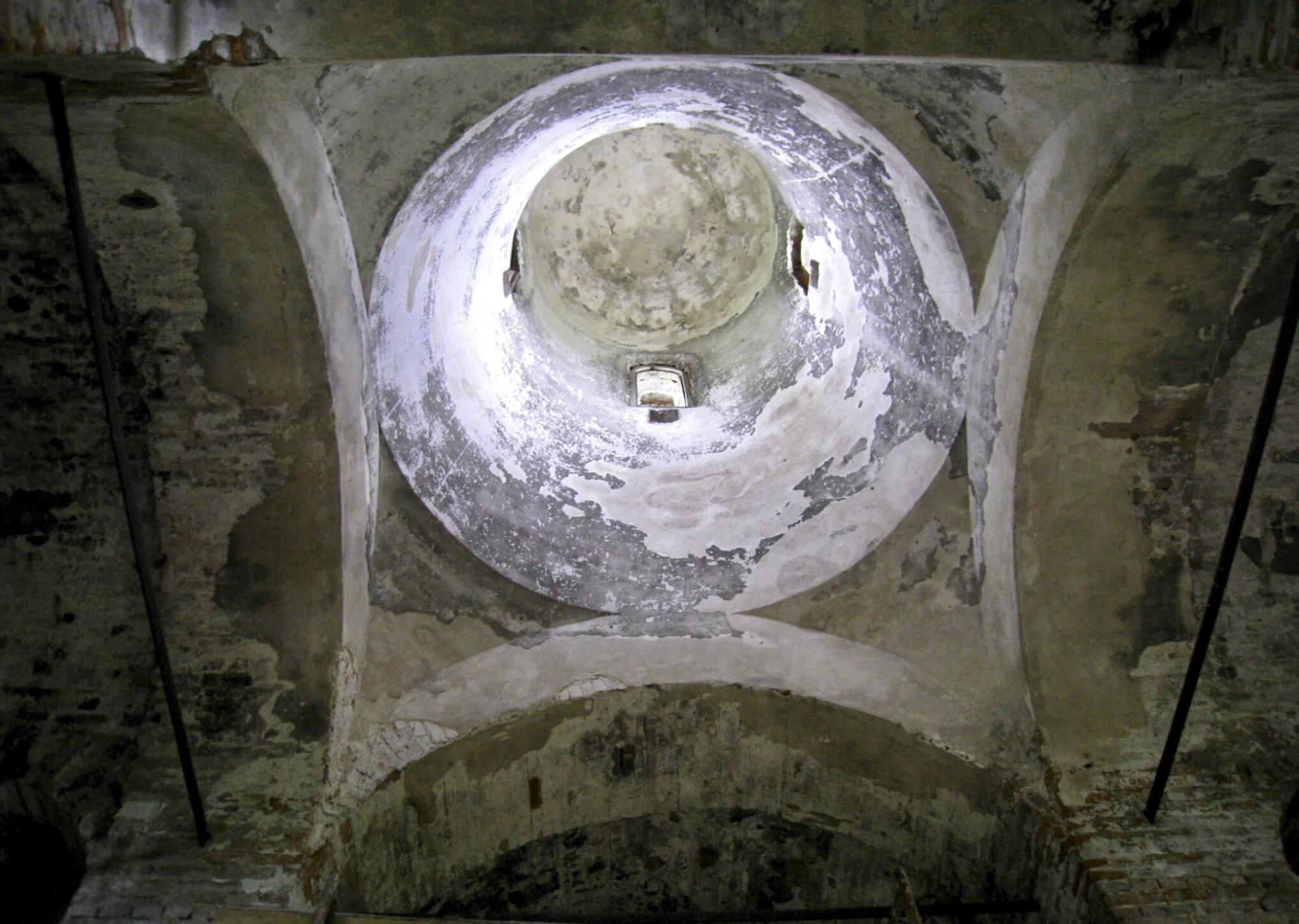 Внутренний вид Церкви святого благоверного князя Олега Брянского в Осташево