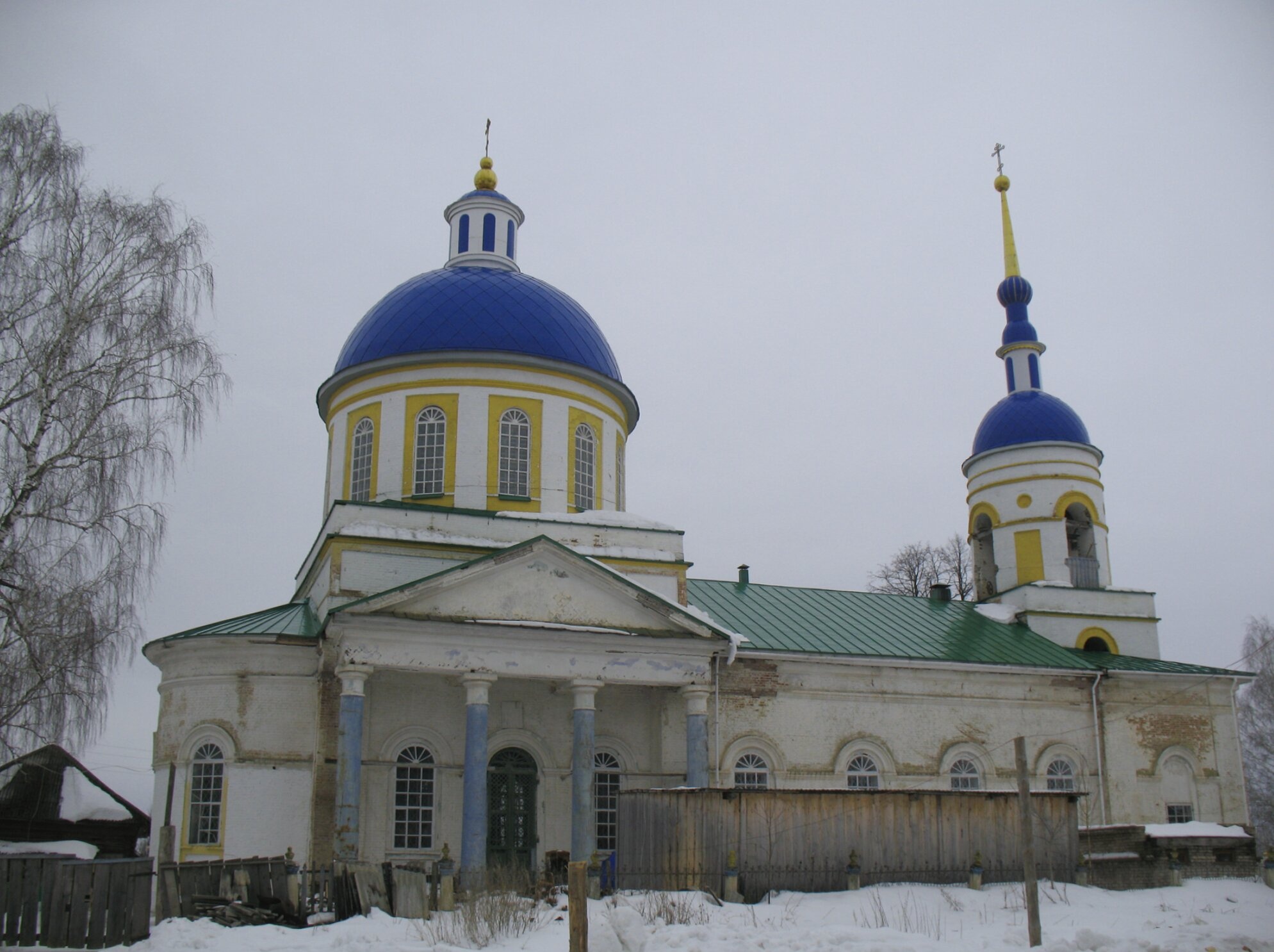 Храм Святых Апостолов Петра и Павла в селе Тыловыл-Пельга