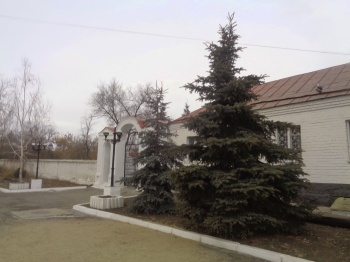 Входная группа храма Димитрия Солунского в Троицке