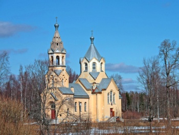 Храм Происхождения Честных Древ Животворящего Креста Господня в Лисино-Корпусе