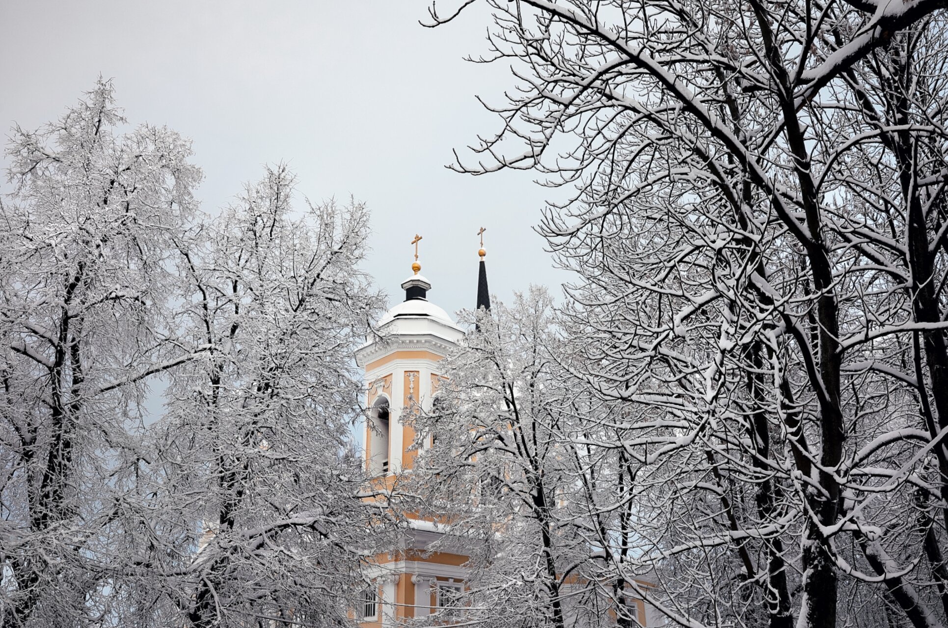 Спасский храм в Балашихе в зимнем убранстве