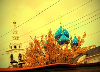 Храм Святителя Николая Чудотворца в Пушкино осенью