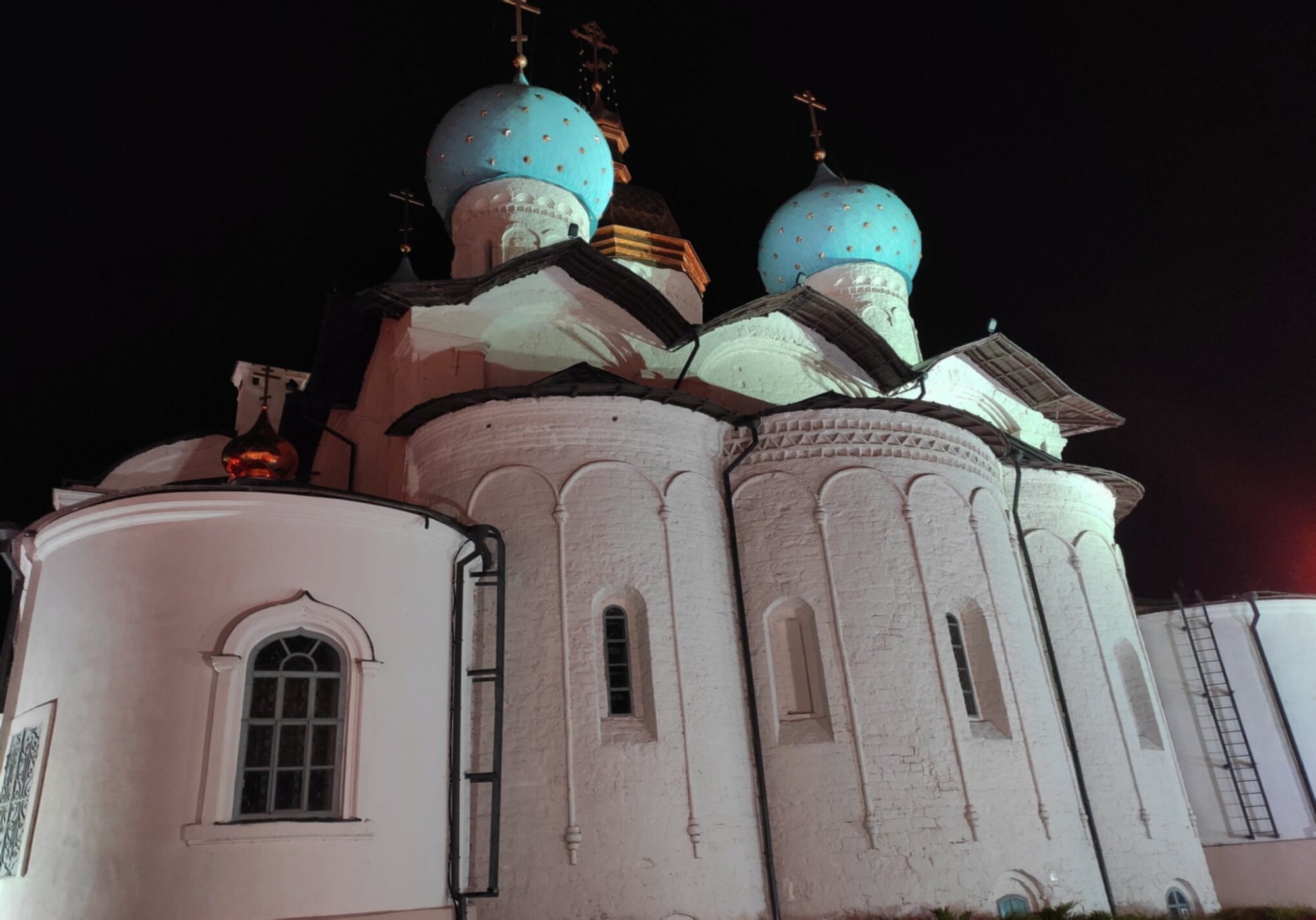 Благовещенский собор Казанского кремля в ночной подсветке