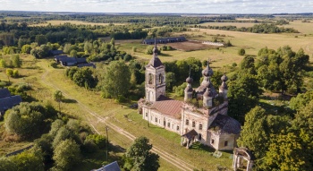 Заброшенная церковь Тихвинской иконы Божией Матери в Синево-Дуброво