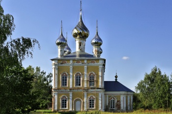 Церковь Живоначальной Троицы в селе Назорново