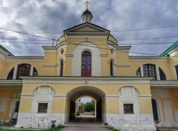 Надвратная церковь Спаса Нерукотворного Образа в Твери