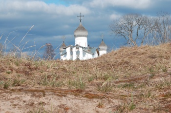 Троицкая церковь в Доможирке: древний храм на Чудском озере
