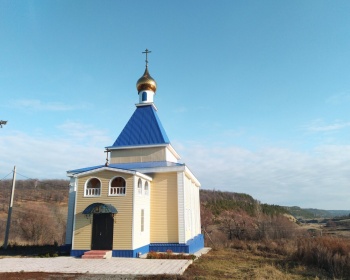 Храм Святой Равноапостольной Нины в селе Поника