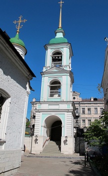 Колокольня Храма Троицы Живоначальной в Листах