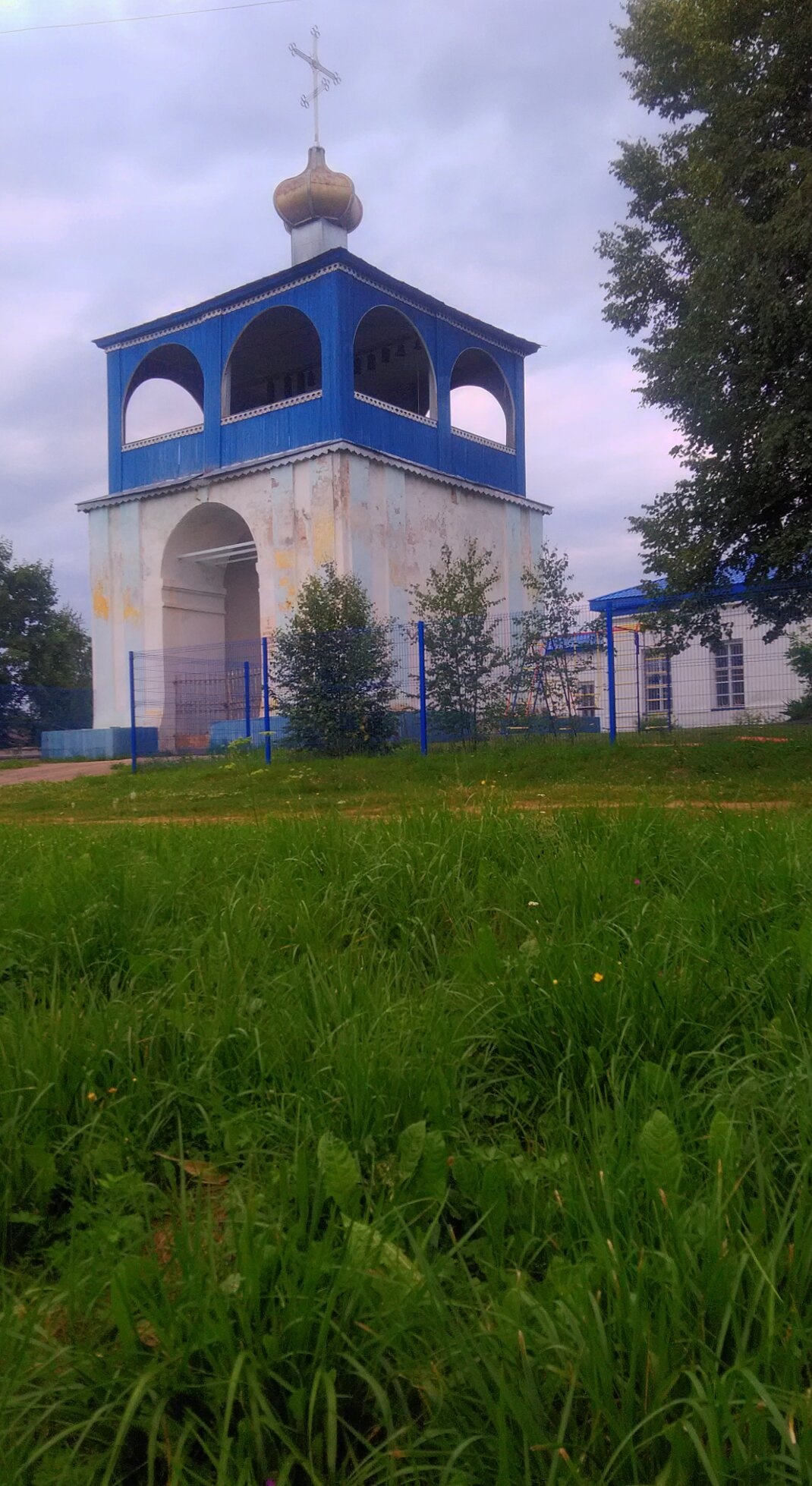 Колокольня Успенской церкви в Опеченском Посаде