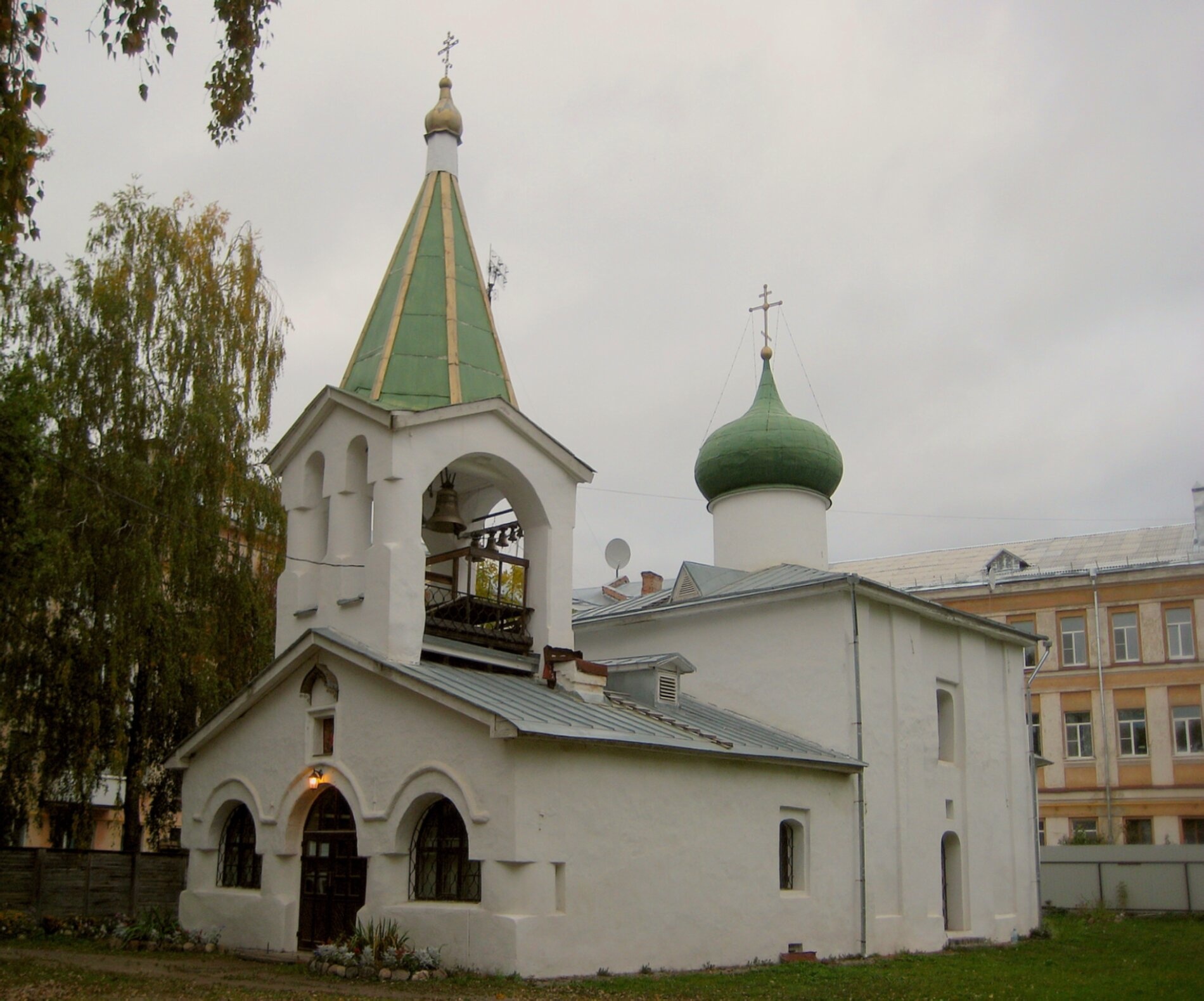Храм Преполовения Пятидесятницы в Пскове