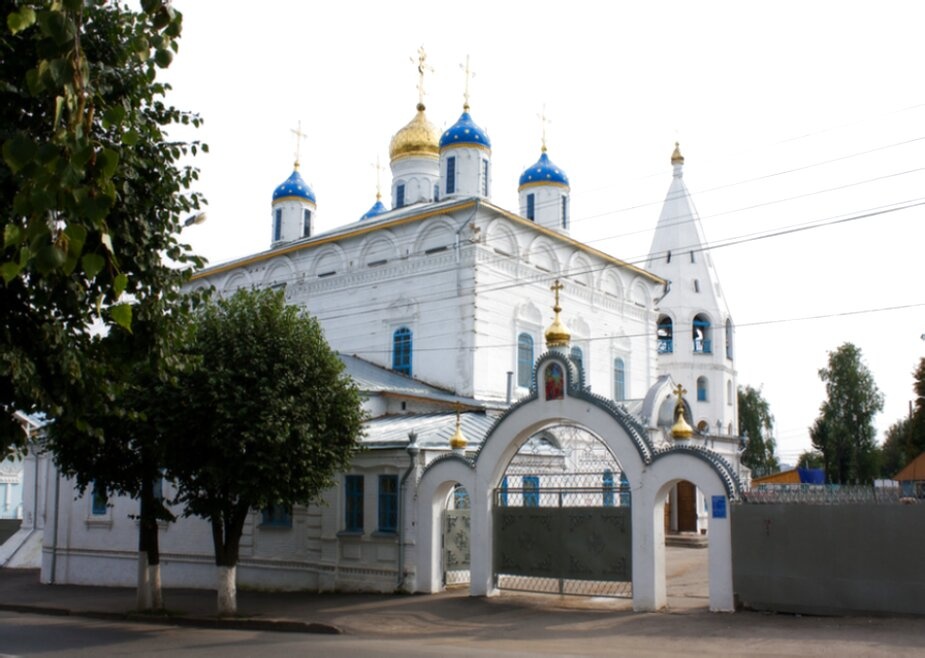 Введенский кафедральный собор в Чебоксарах