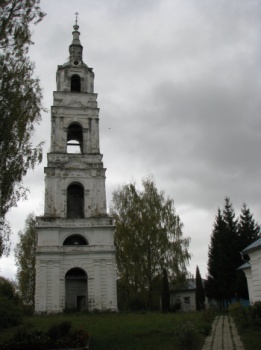 Колокольня Введенской церкви в селе Филисово