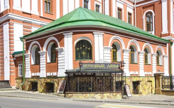 Церковная лавка Спасского собора в Кирове