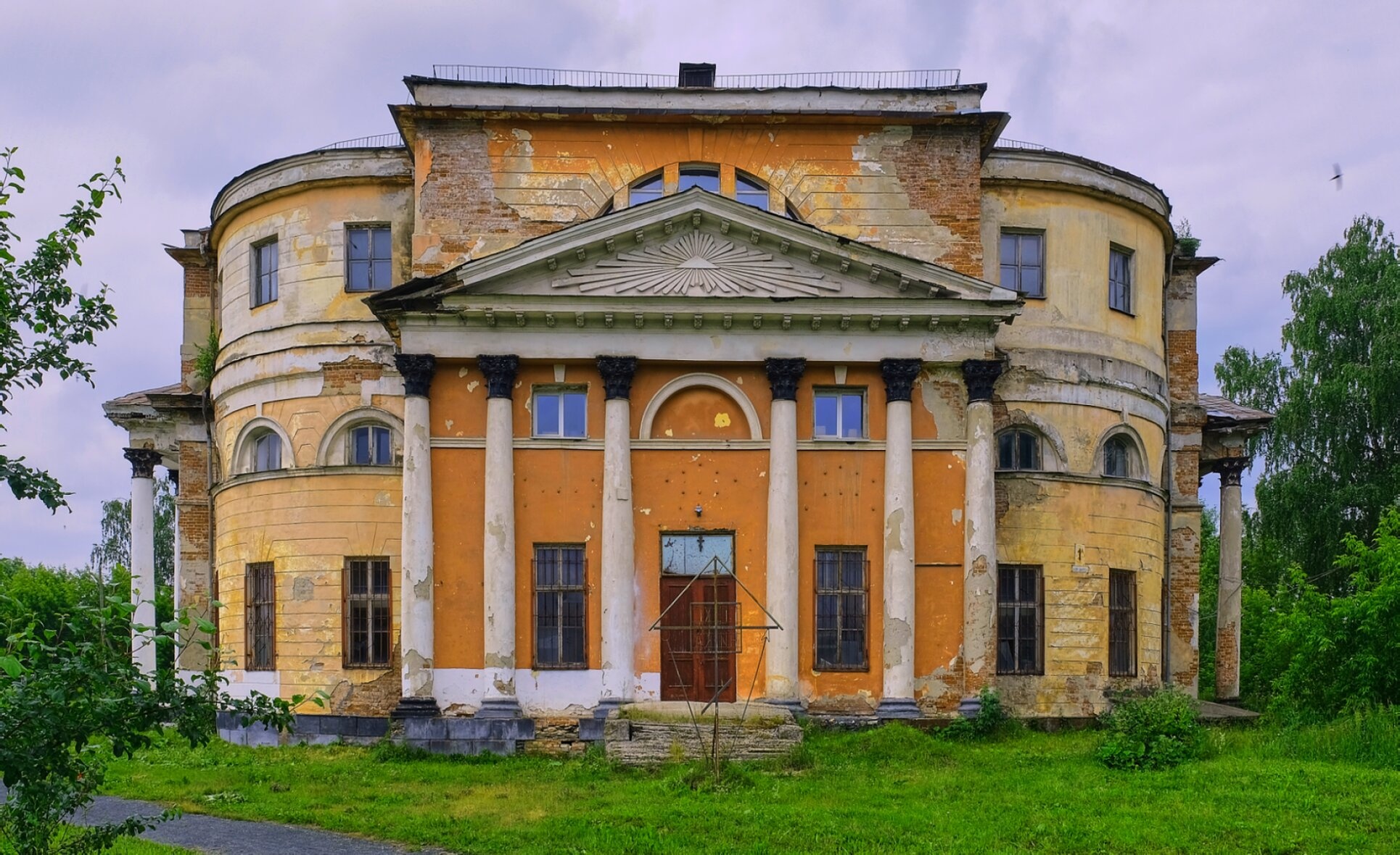 Храм Святой Троицы в Билимбае — исторический православный памятник Урала