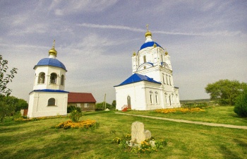 Храм Воскресения Словущего в селе Ретяжи
