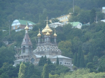 Храм Архангела Михаила в Алупке