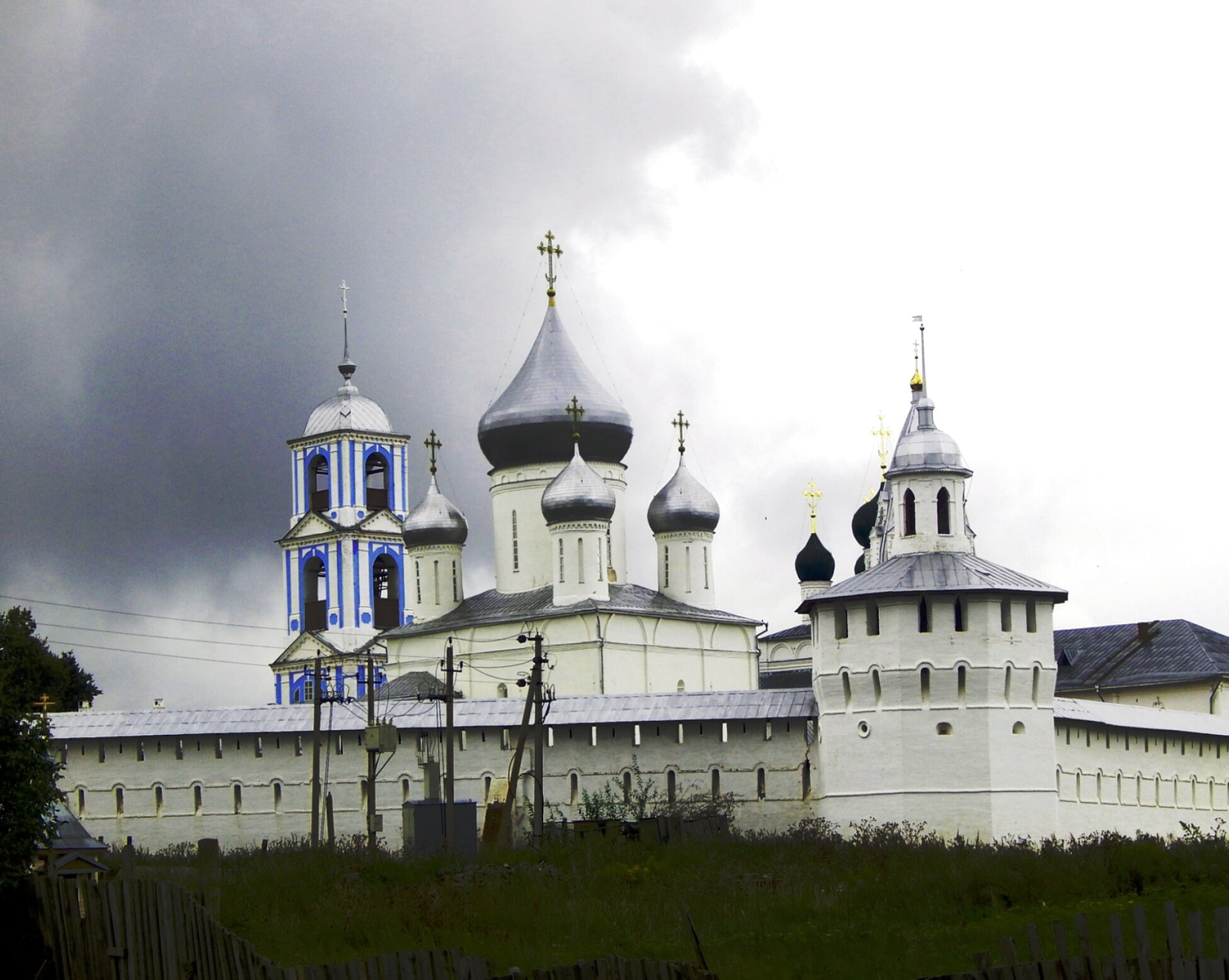 Свято-Никитский мужской монастырь в Переславле-Залесском на фотографии
