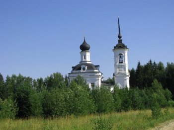 Никольская церковь в селе Никола-Бережки (Щелыково)