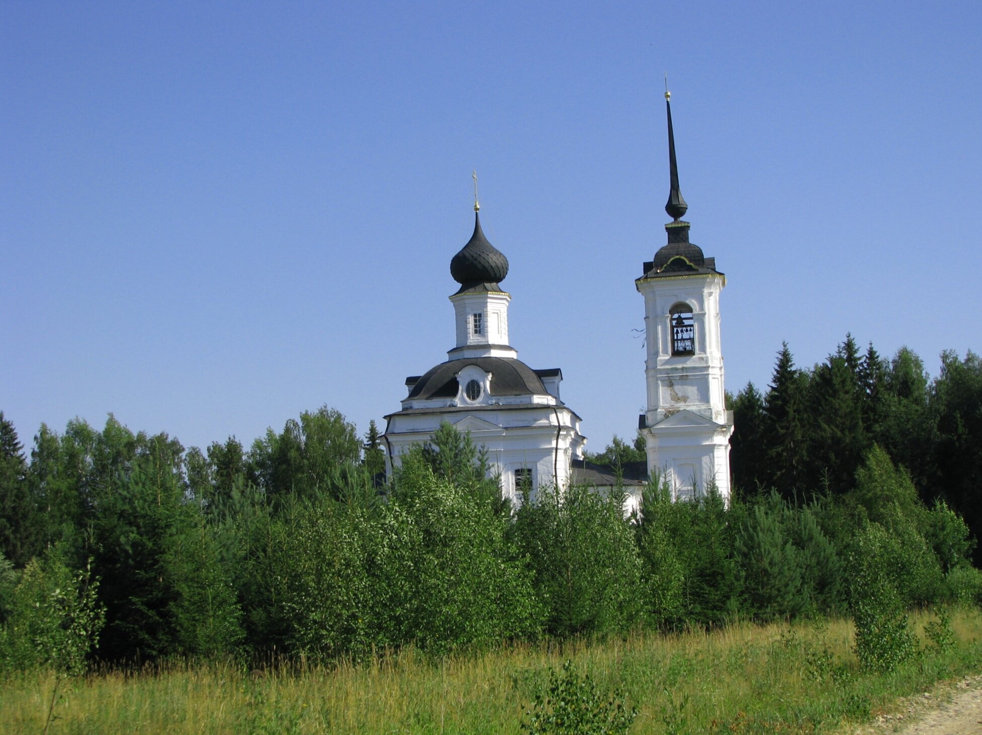 Никольская церковь в селе Никола-Бережки (Щелыково)