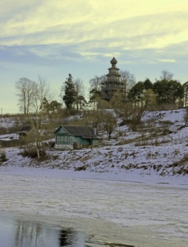 Церковь Тихвинской иконы Божией Матери в Торжке: зимний вид