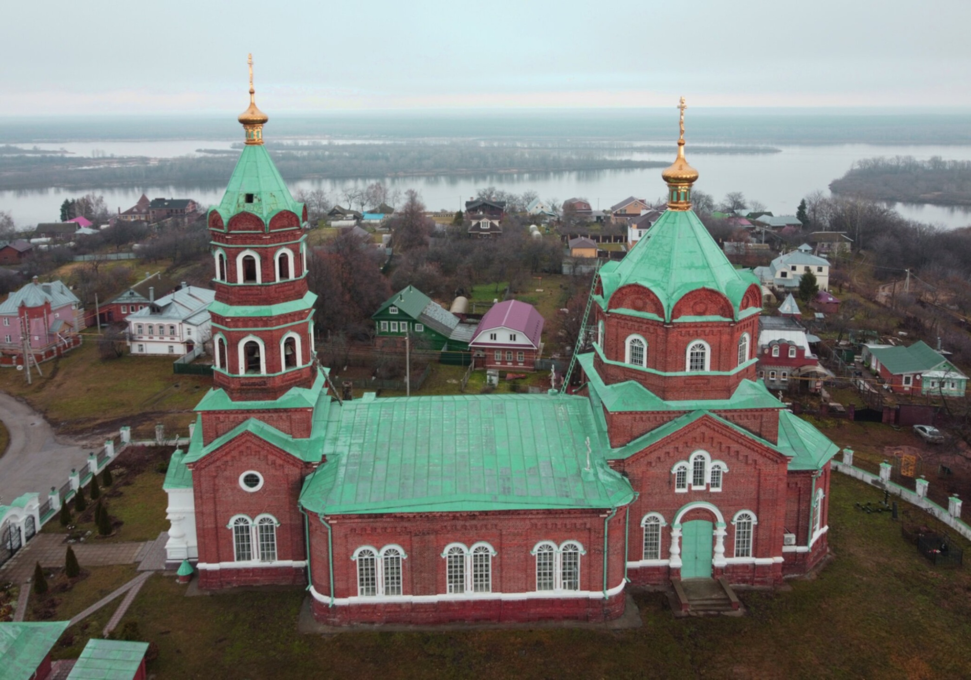 Церковь Троицы Живоначальной в селе Безводное