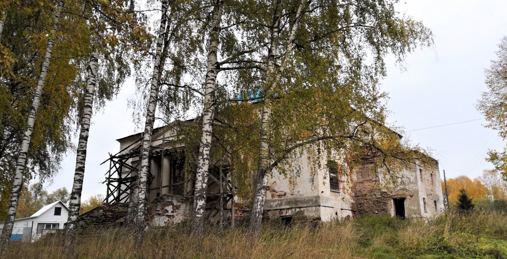 Церковь Смоленской иконы Божией Матери в селе Гзино