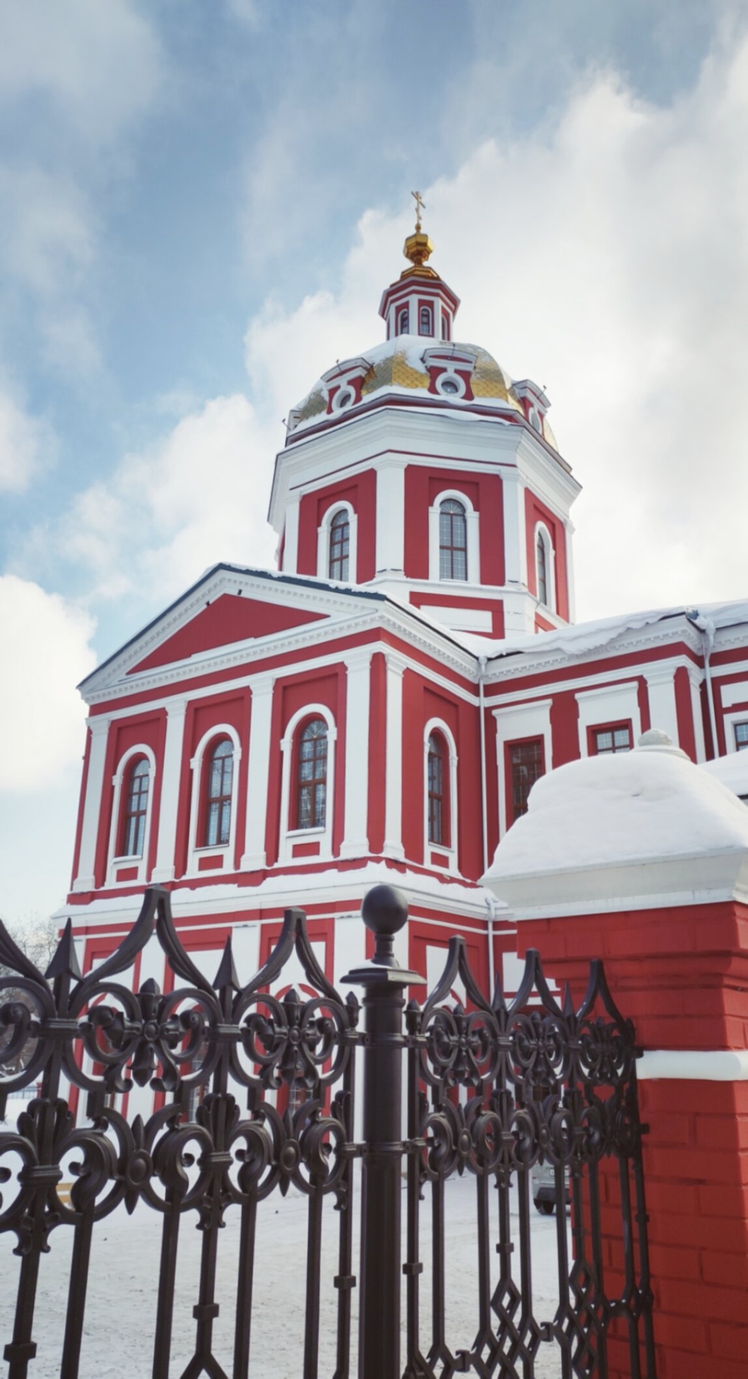 Спасский собор в Кирове: зимняя фотография