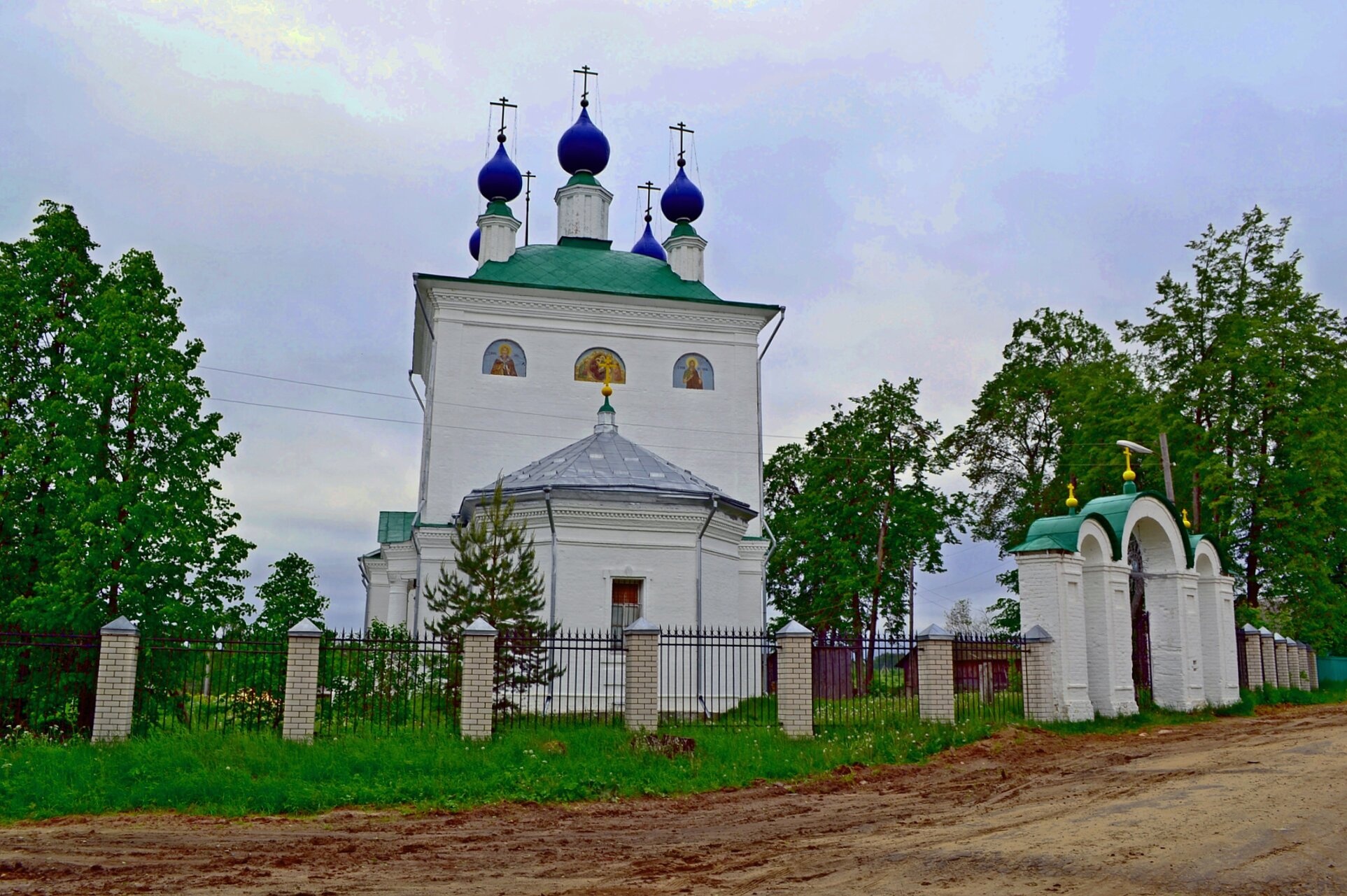 Никольская церковь Казанской иконы Божией Матери в селе Коткишево