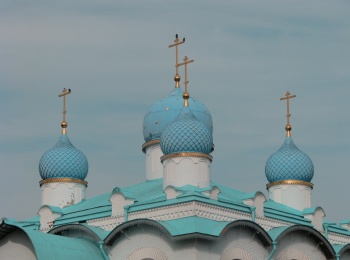 Свято-Озерский Иверский монастырь и Преображенская церковь в Мугреевском