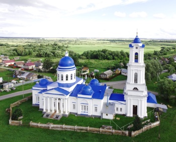Церковь Троицы Живоначальной в селе Красный Бор