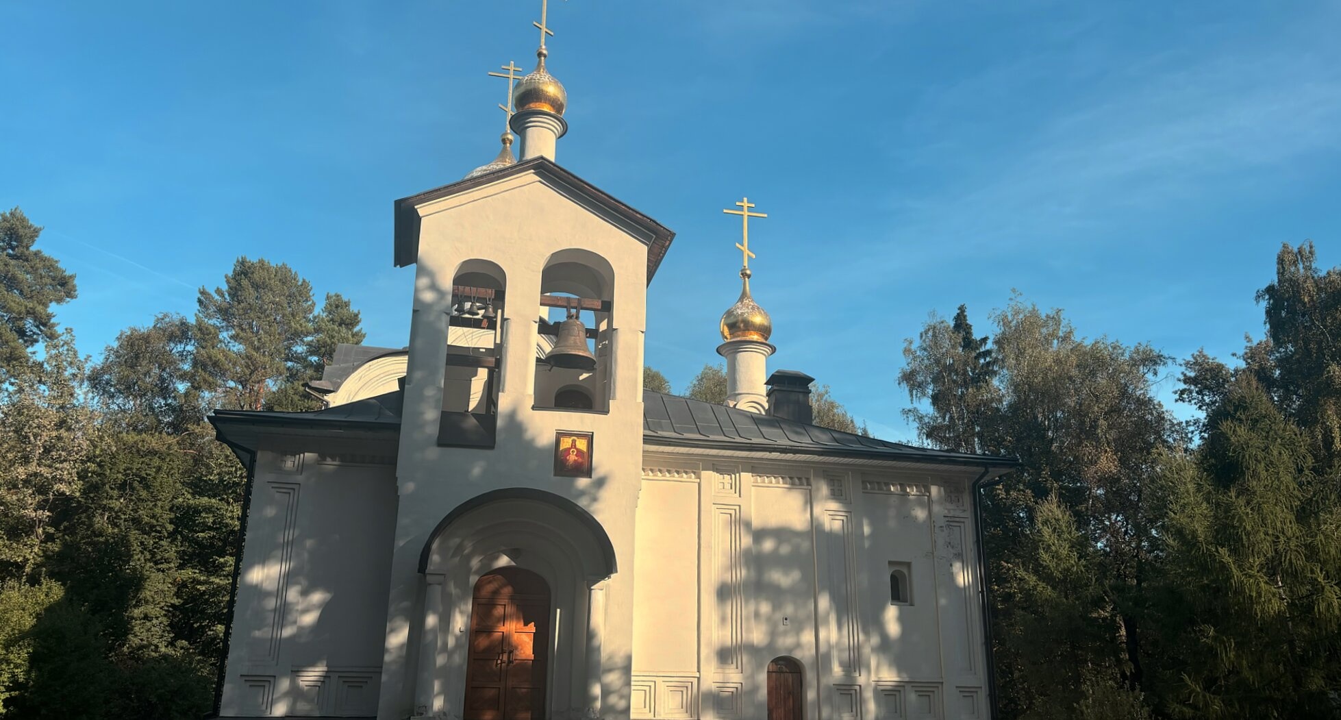 Храм Новомучеников и Исповедников Российских в Коммунарке: западная сторона