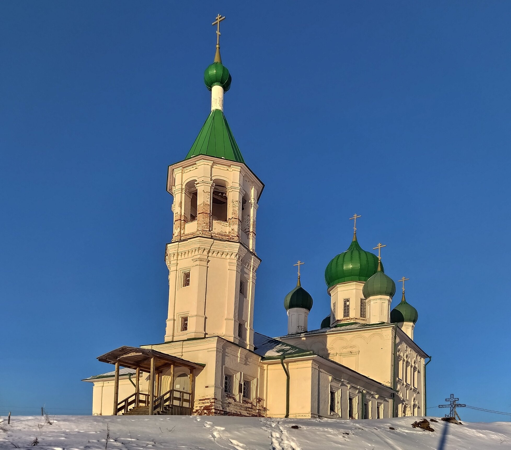 Церковь Димитрия Солунского в селе Ломоносово - архитектурный памятник XVIII века