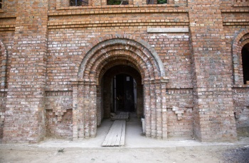 Вход в пещерный комплекс Белогорского Воскресенского монастыря