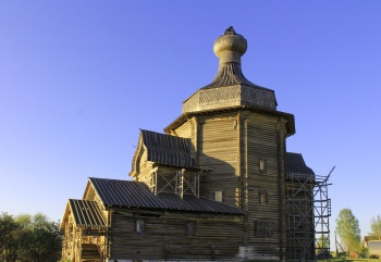 Никольская церковь в деревне Зачачье - памятник деревянной архитектуры XVII века