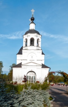 Колокольня церкви Казанской иконы Божией Матери в Товарищево