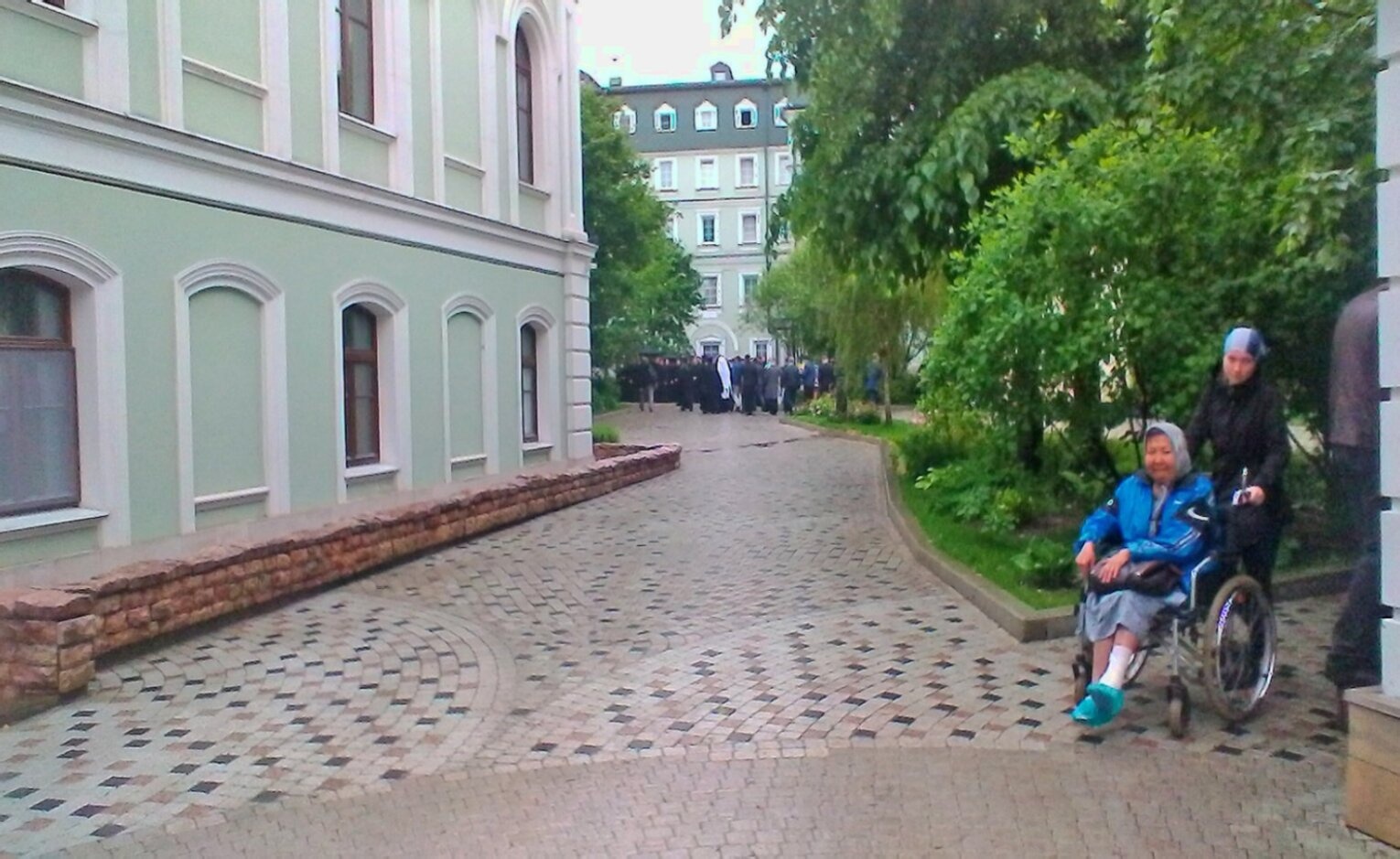 Прощание с митрополитом Тихоном в Сретенском монастыре