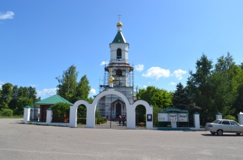 Храм Троицы Живоначальной в селе Шарапово