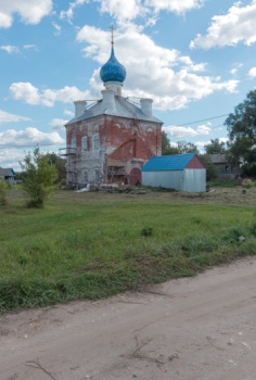 Тихвинская церковь в деревне Тимохино