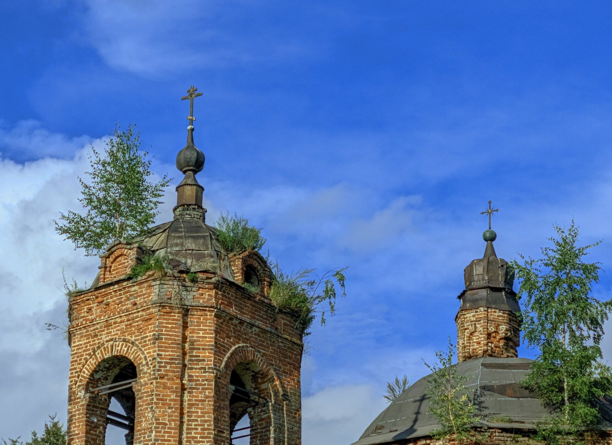 Церковь Воскресенская (Крестовоздвиженская) в селе Лахость