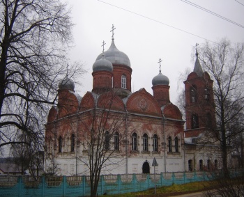 Храм Троицы Живоначальной в селе Внуково