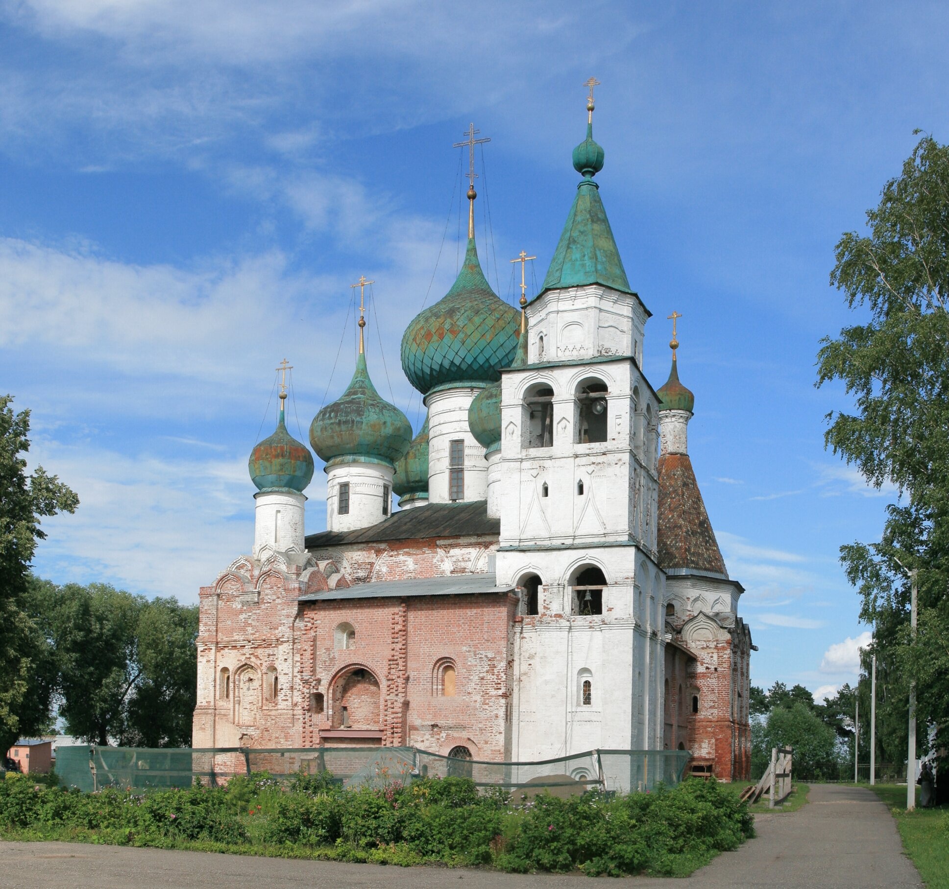 Собор Авраамиева Богоявленского монастыря в Ростове Великом