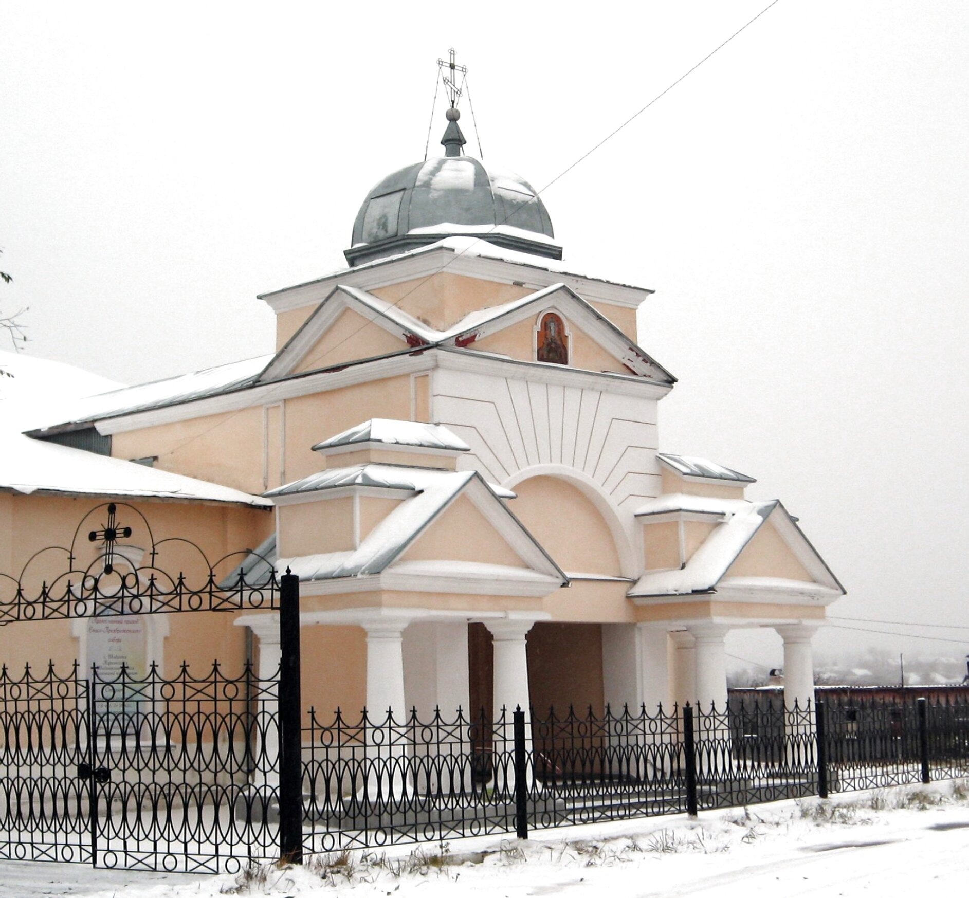 Спасо-Преображенский собор в Шадринске зимой