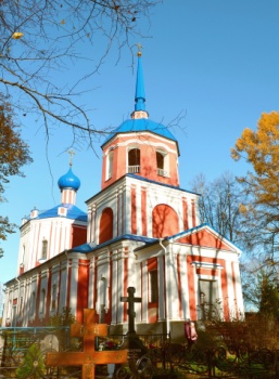 Воскресенская церковь в селе Прутня - архитектурный памятник