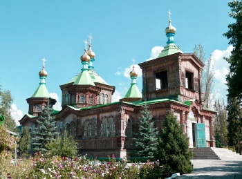Свято-Троицкая православная церковь в городе Каракол