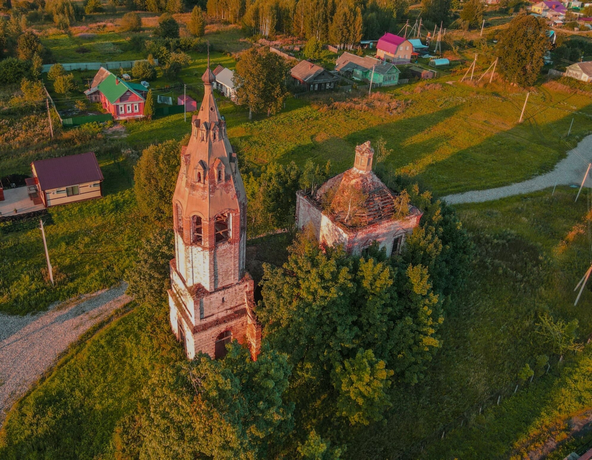 Церковь Покрова Пресвятой Богородицы в деревне Брюхово