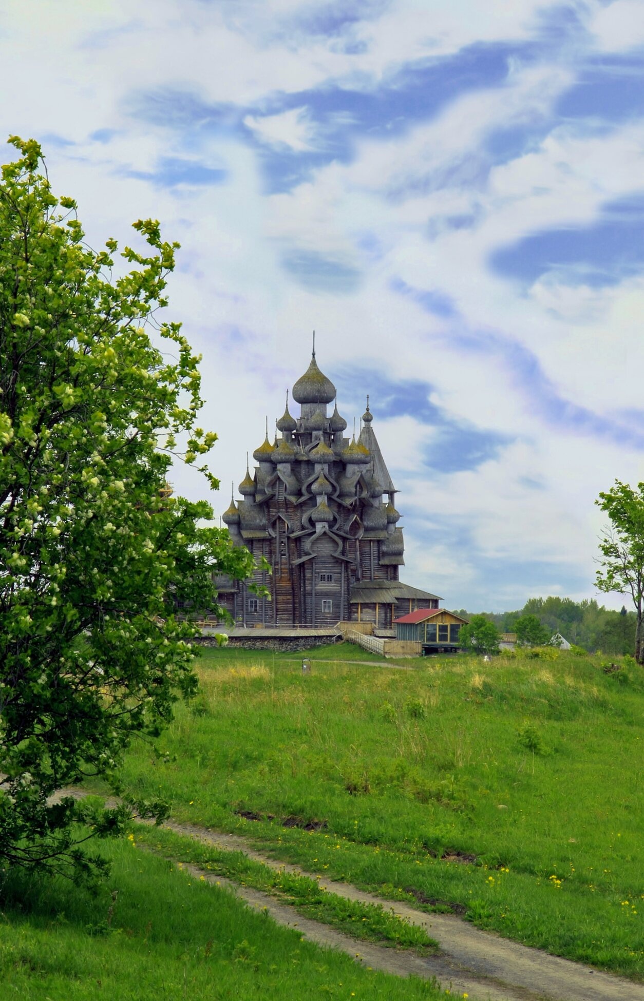 Преображенская церковь на острове Кижи: фотография уникального храма