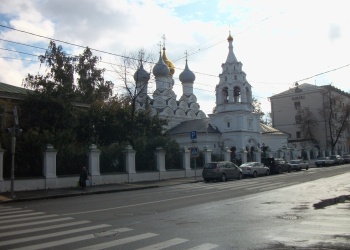 Купола и кресты храма Святителя Николая в Пыжах